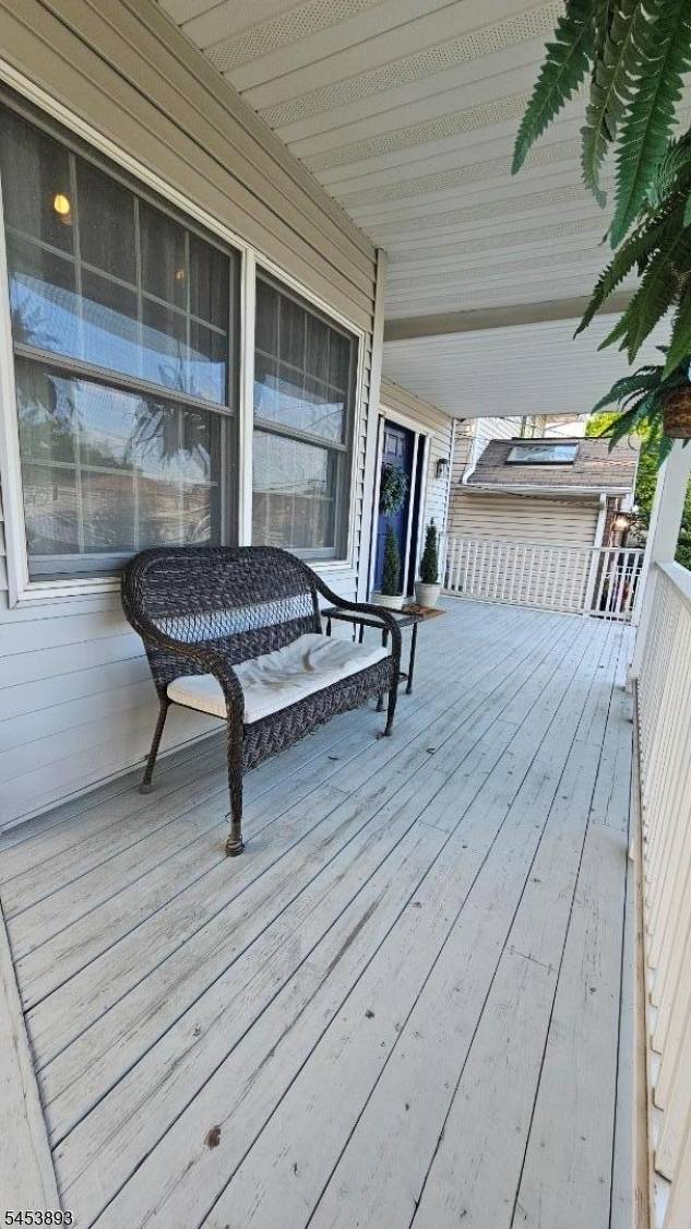 616 Hackensack St, Carlstadt Boro, NJ 07072