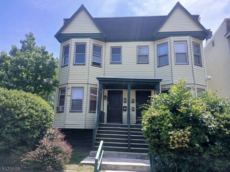 73 Franklin St, East Orange City, NJ 07017