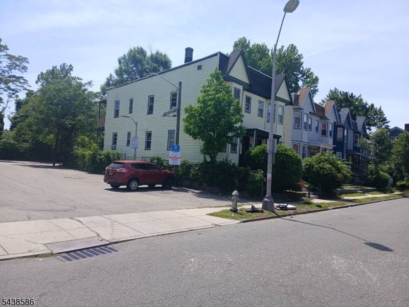 73 Franklin St, East Orange City, NJ 07017