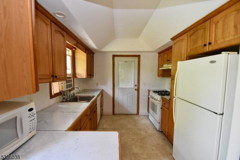 29 Moosepac Ln, Jefferson Twp., NJ 07438