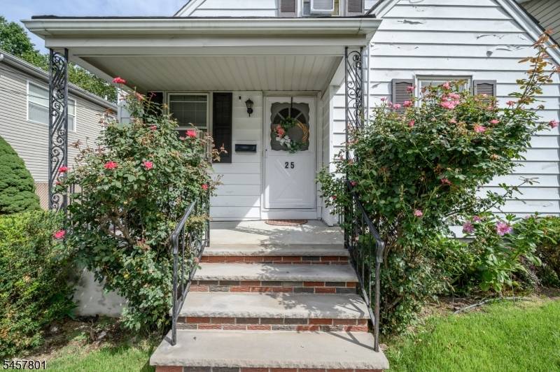 25 Broad Ter, Bloomfield Twp., NJ 07003