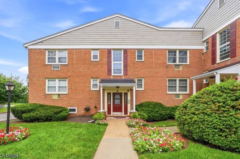605 Grove St #8, Clifton City, NJ 07013