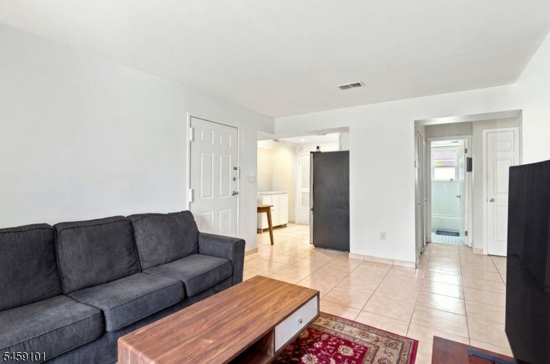 272 Walnut St #5D, Newark City, NJ 07105