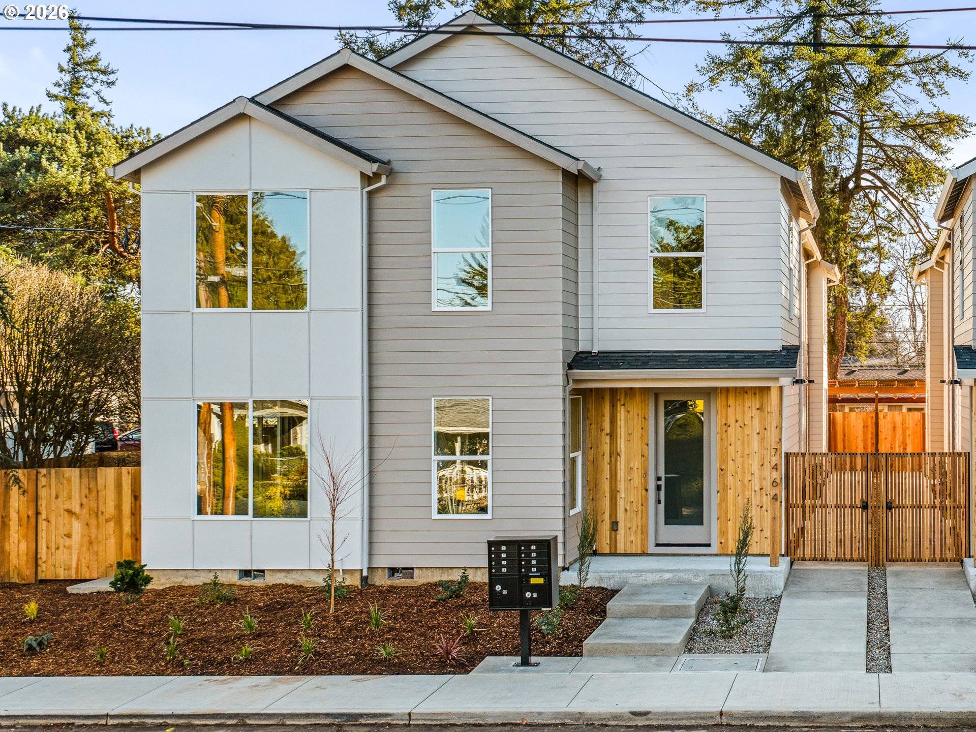 7458 SE Tolman ST, Portland, OR 97206