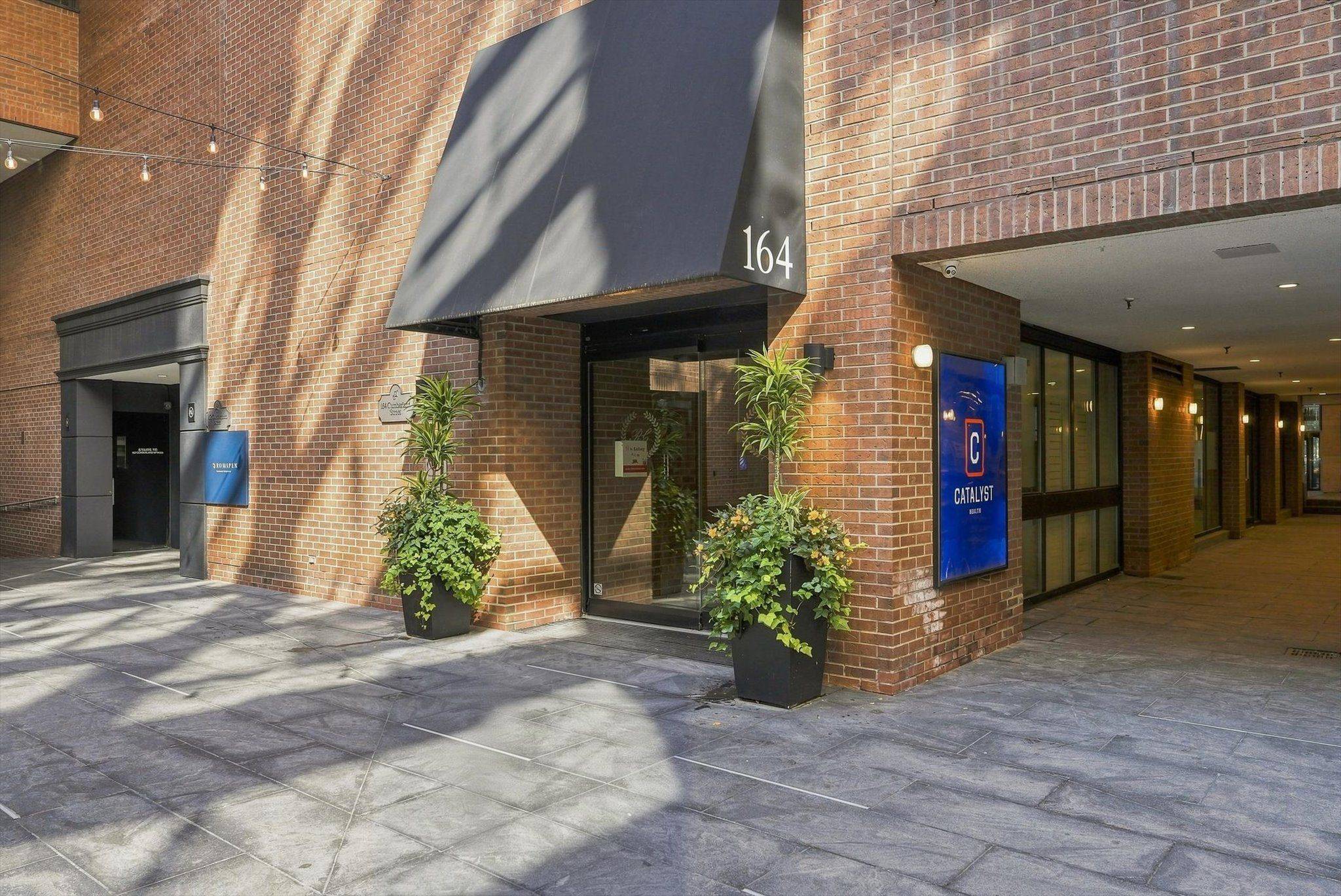 164 Cumberland ST #608, Toronto C02, ON M5R 1A8
