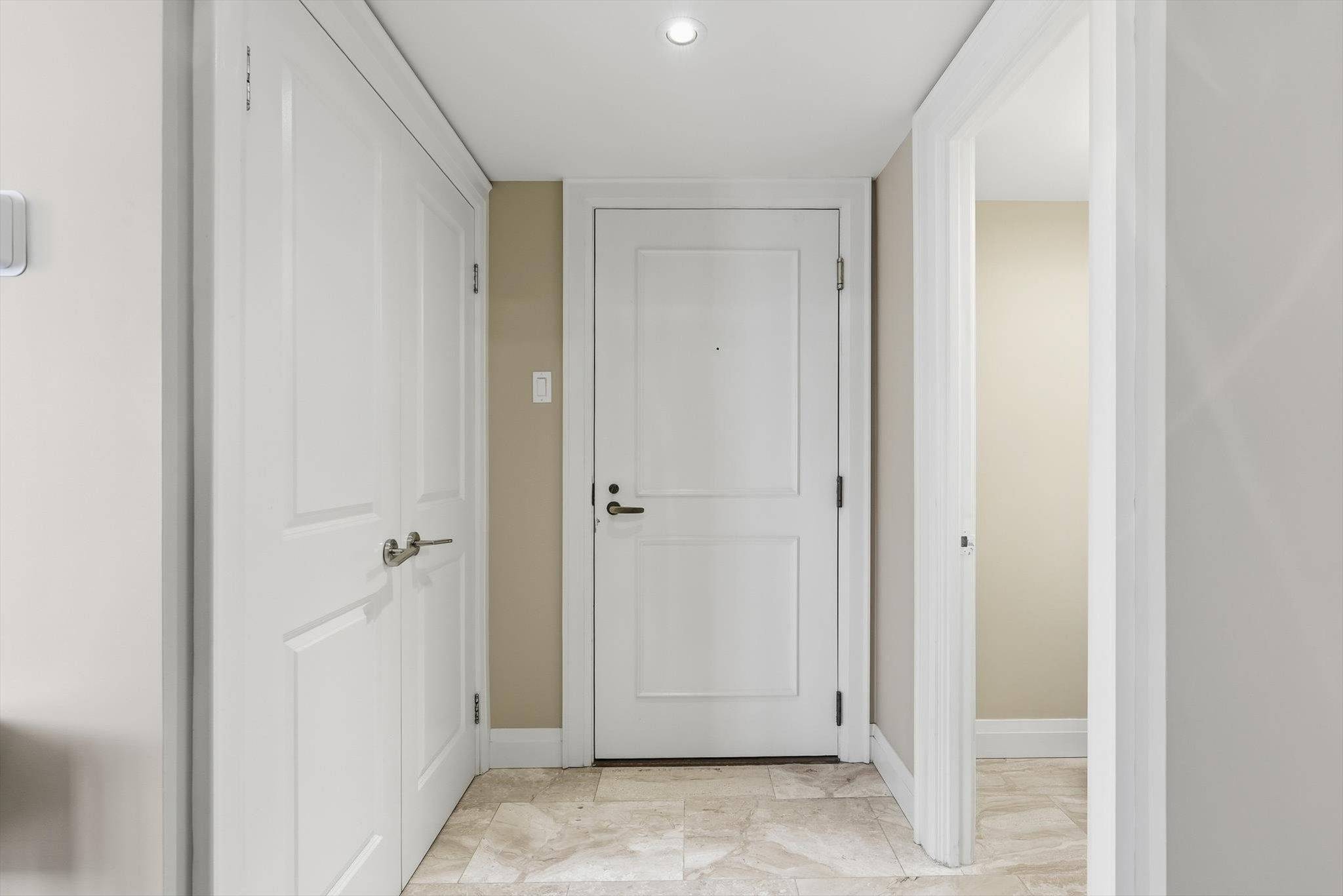 164 Cumberland ST #608, Toronto C02, ON M5R 1A8