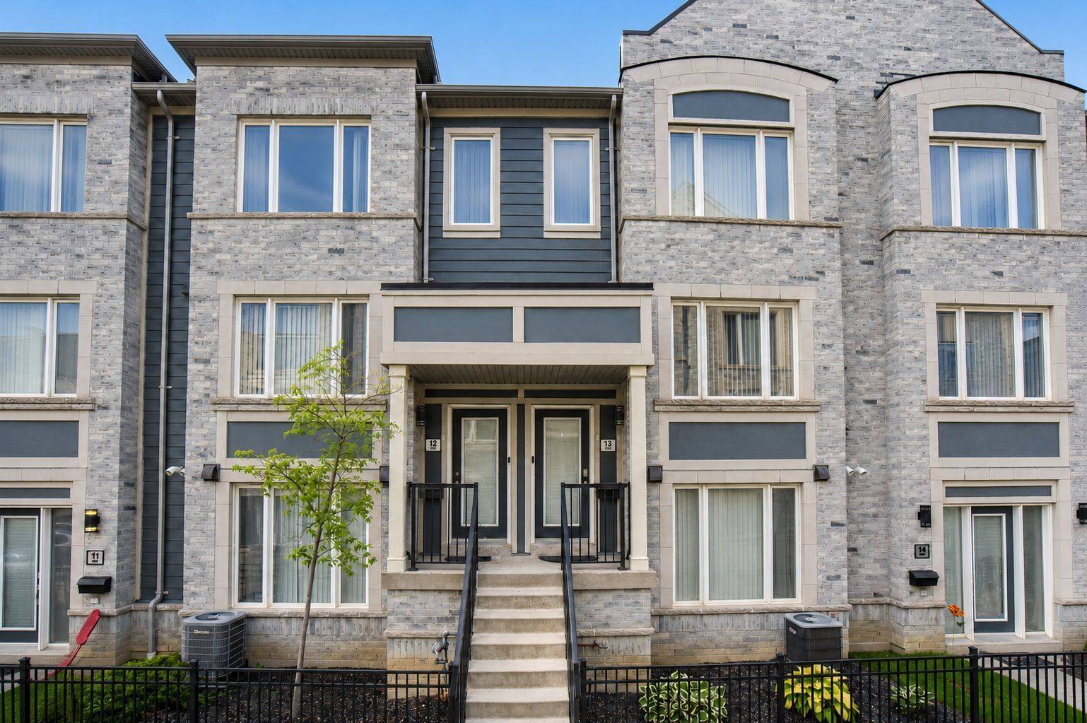 5035 Oscar Peterson BLVD #12, Mississauga, ON L5M 0P4
