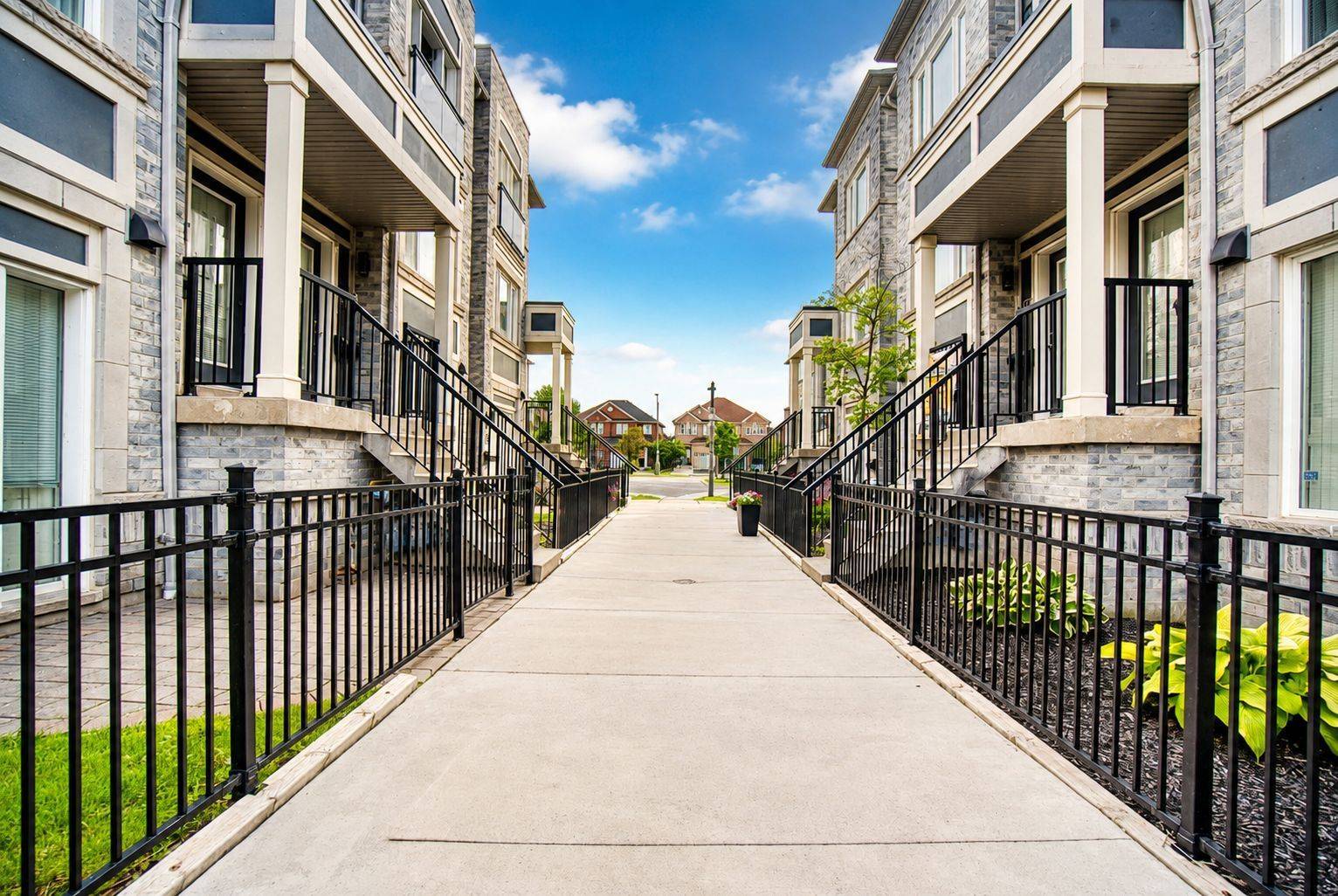 5035 Oscar Peterson BLVD #12, Mississauga, ON L5M 0P4