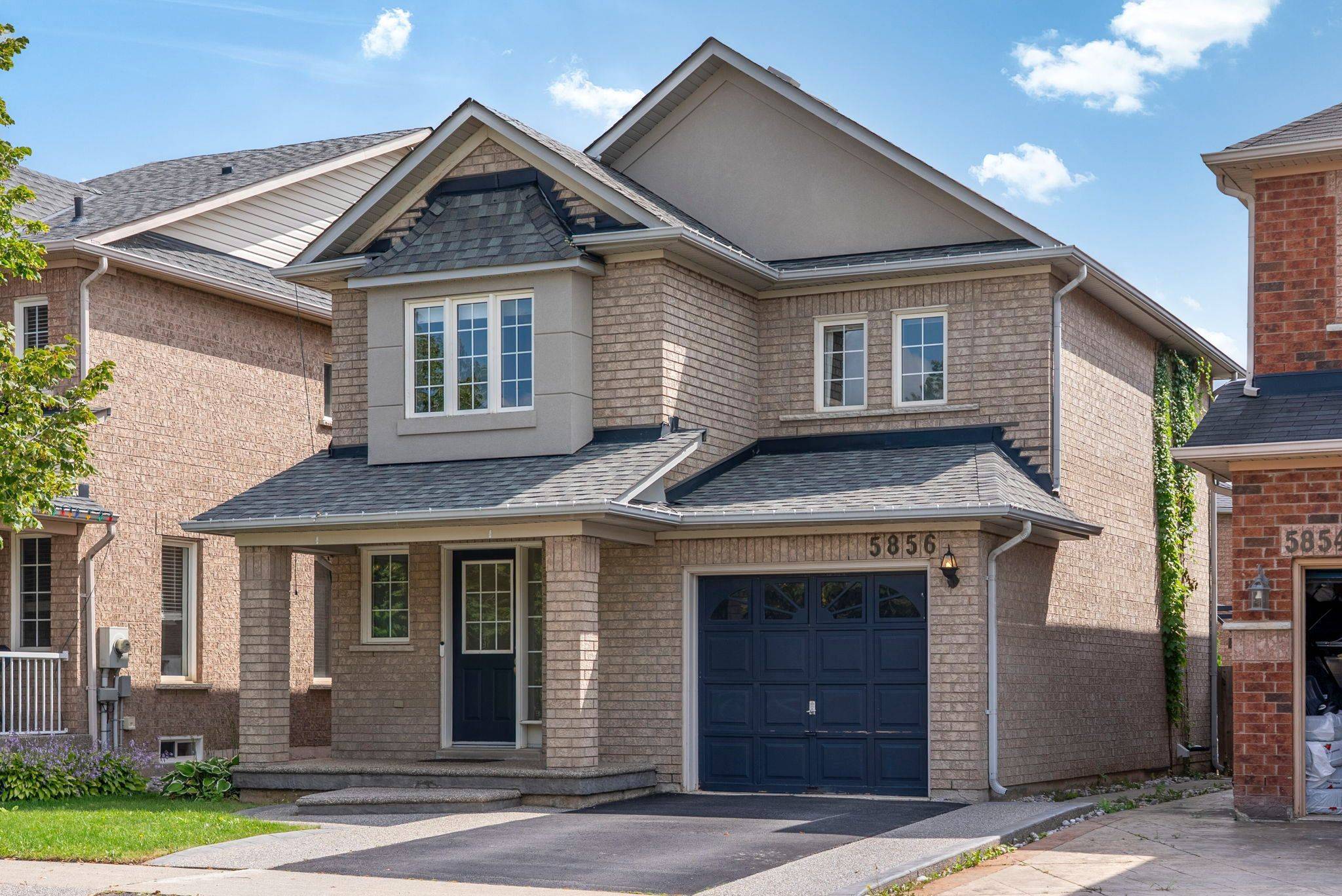 5856 Blue Spruce AVE, Burlington, ON L7L 7N8