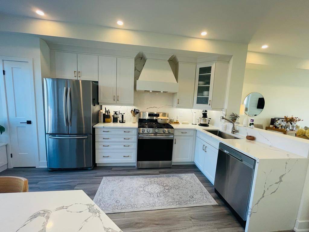 49 Edenrock DR, Hamilton, ON L8E 0G6