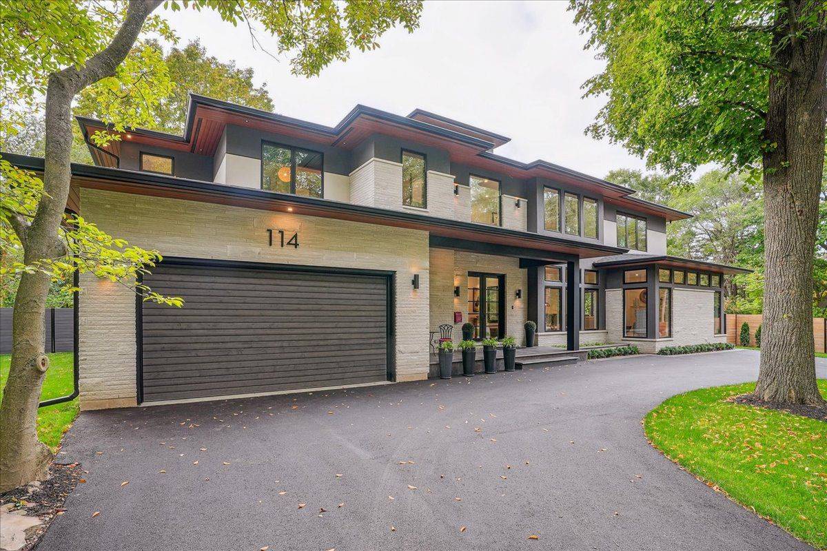 114 Reding RD, Hamilton, ON L9G 1M8
