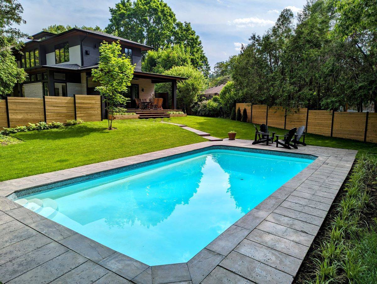 114 Reding RD, Hamilton, ON L9G 1M8