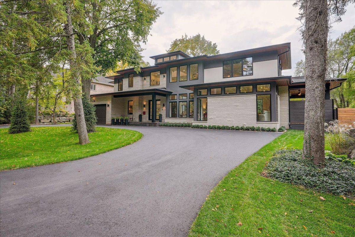 114 Reding RD, Hamilton, ON L9G 1M8