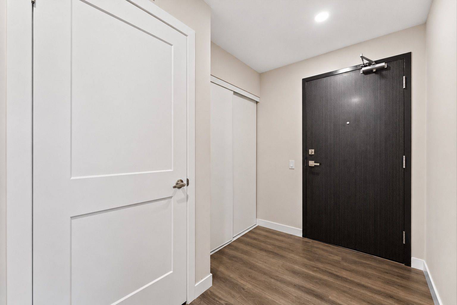 15 Queen ST S #1111, Hamilton, ON L8P 0C6