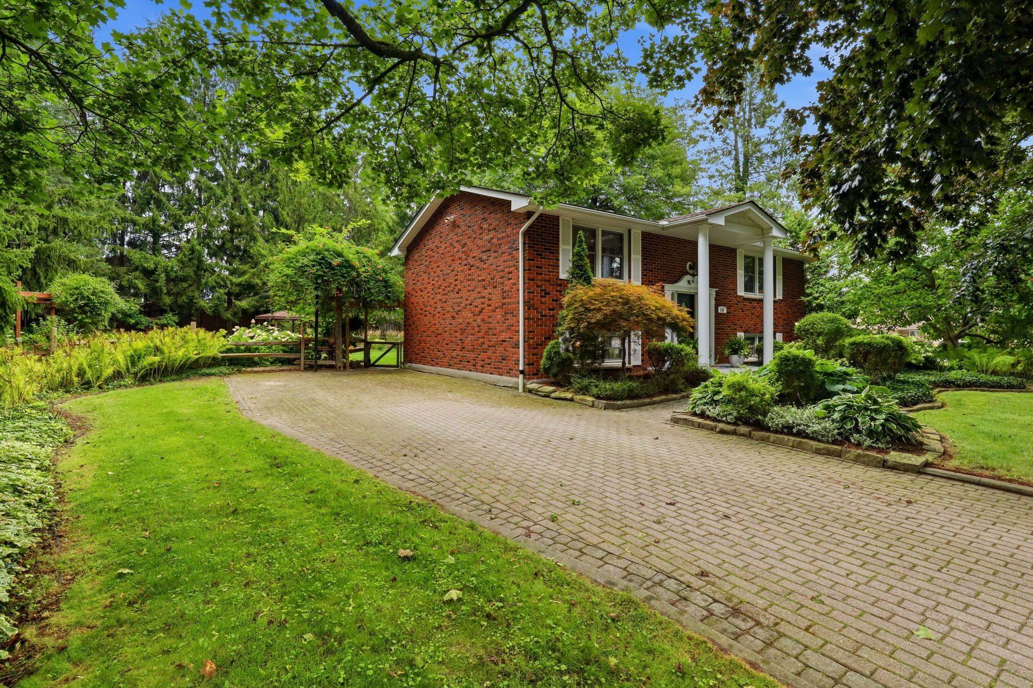 111 Arthur ST, Middlesex Centre, ON N0L 1R0