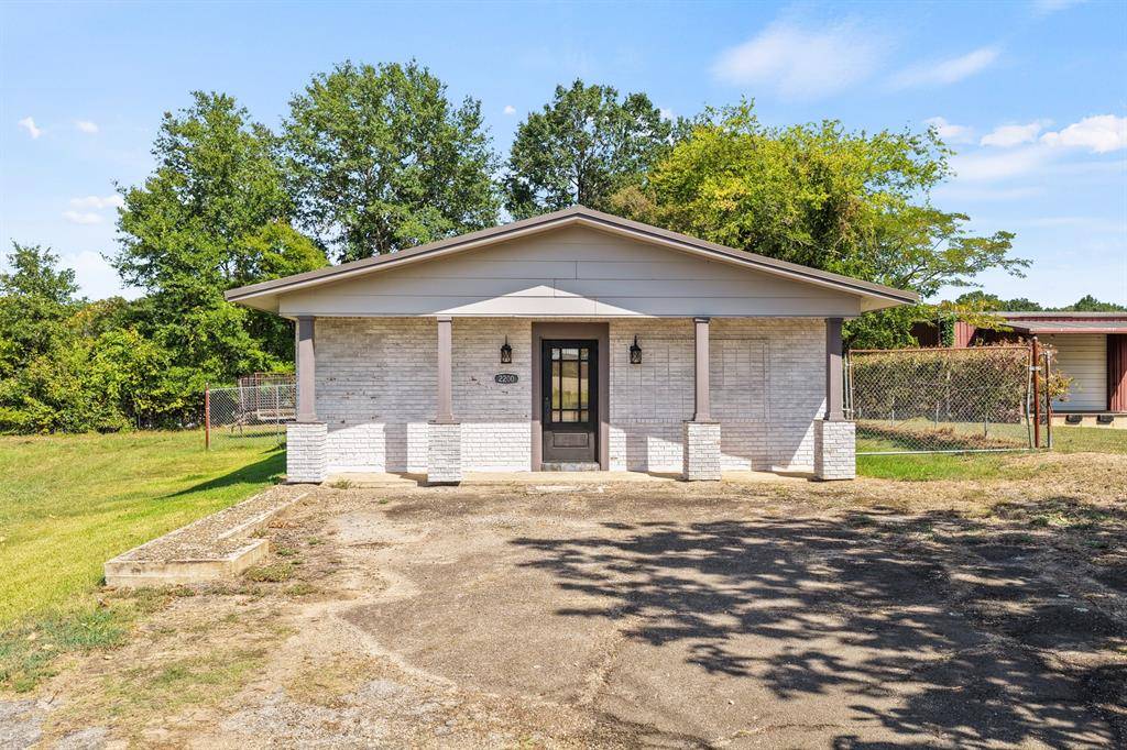 2200 N Washington, Mount Pleasant, TX 75455