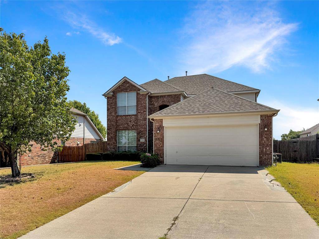 1740 Hidden Brook Drive, Grand Prairie, TX 75050