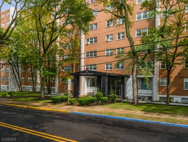 39 E 39Th St #2J, Paterson City, NJ 07514