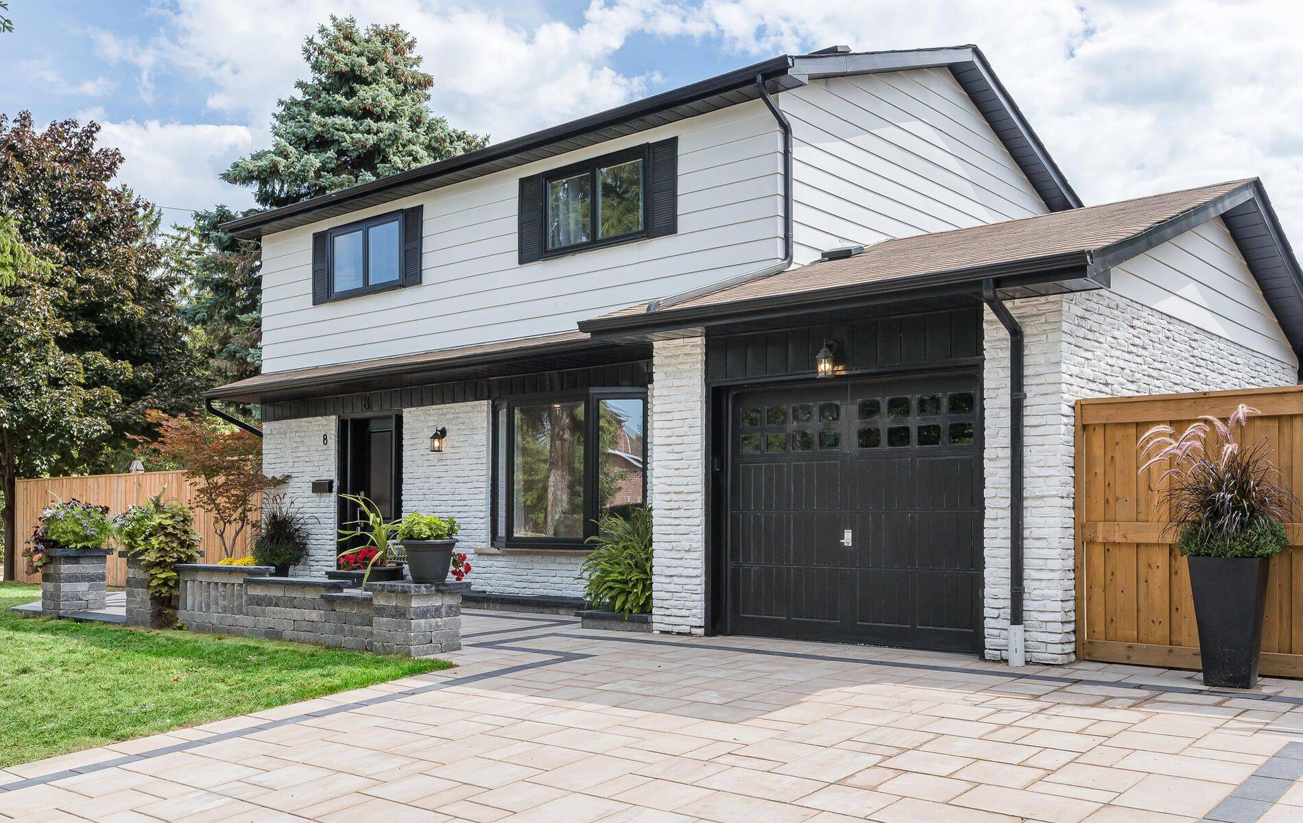 8 Culham ST, Oakville, ON L6H 1G4