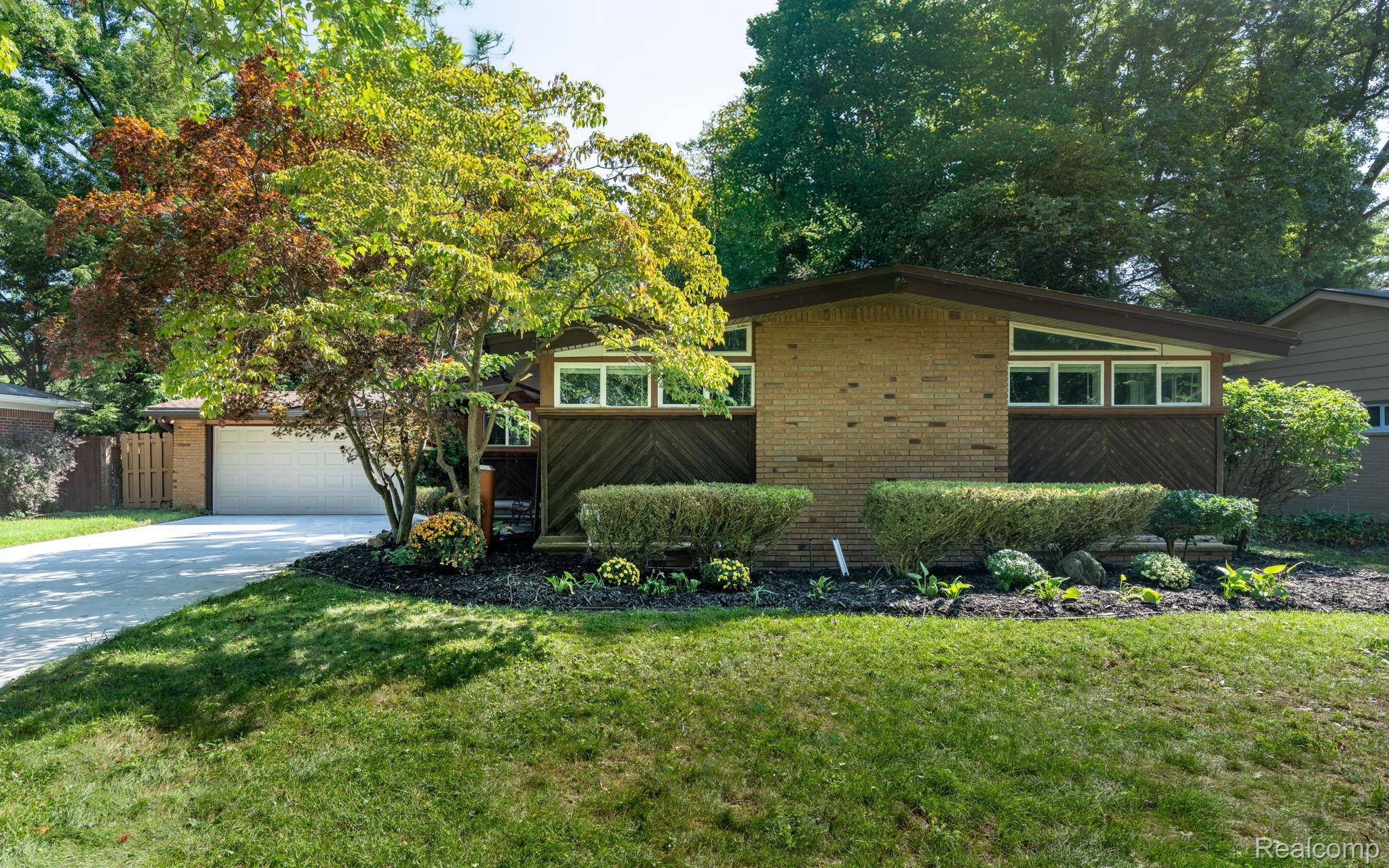 1328 Wrenwood DR, Troy, MI 48084