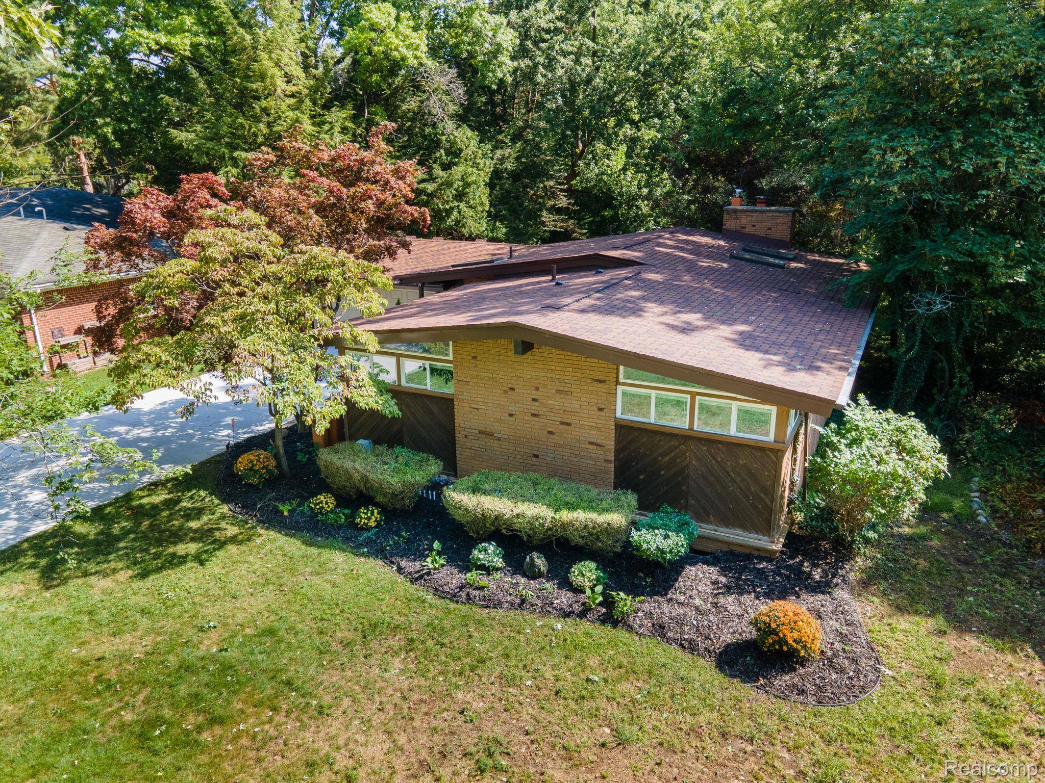 1328 Wrenwood DR, Troy, MI 48084
