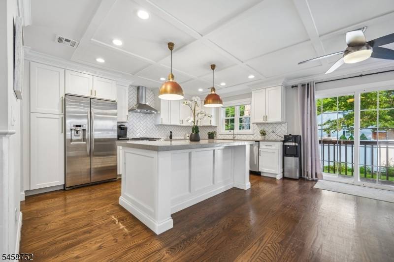 9 Burnet Hill Rd, Livingston Twp., NJ 07039