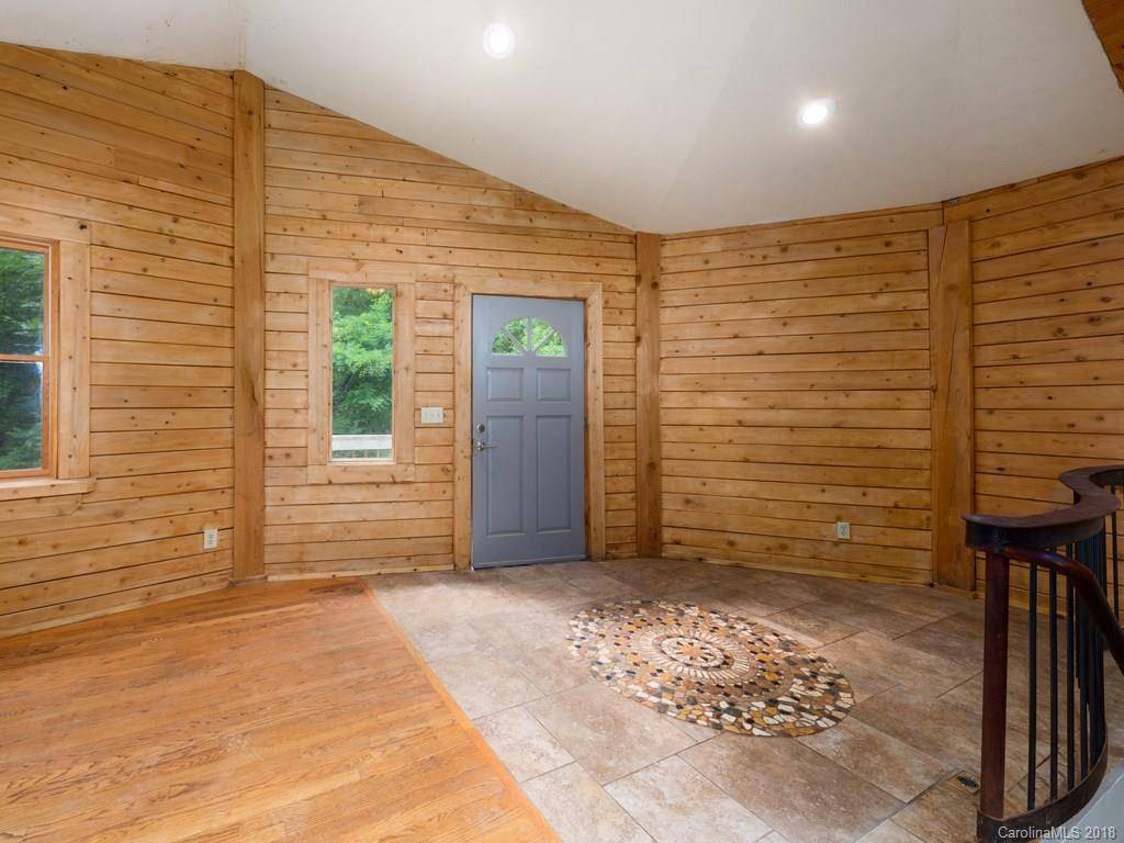 125 Anderson Cove RD, Barnardsville, NC 28709