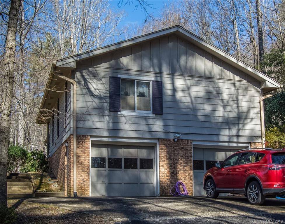 6 Brae Burn DR, Arden, NC 28704