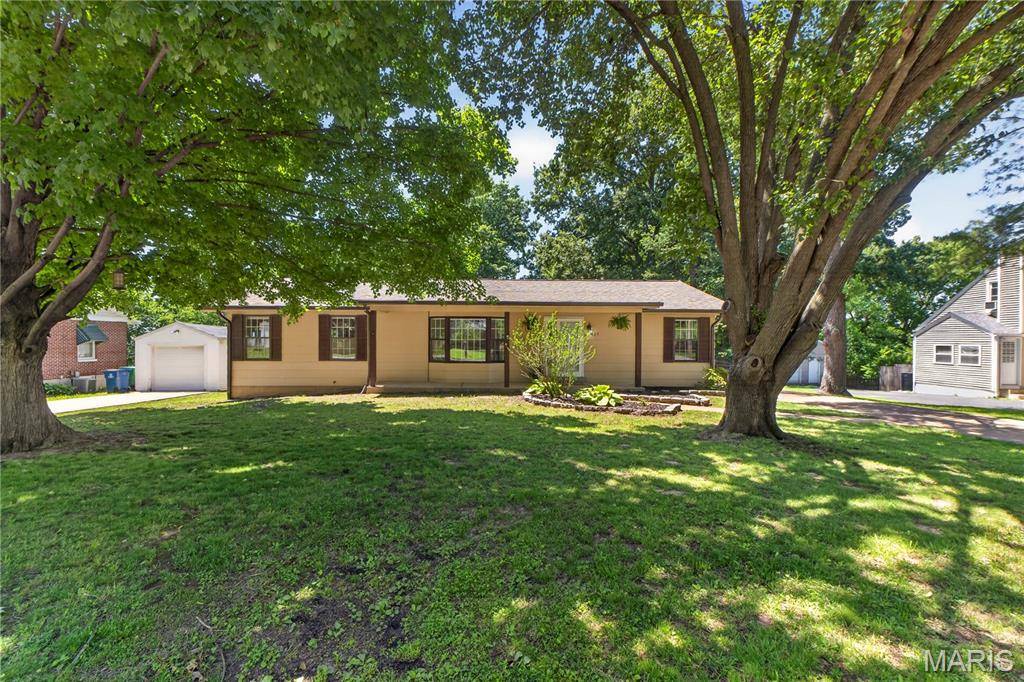 105 Lansing AVE, St Louis, MO 63043