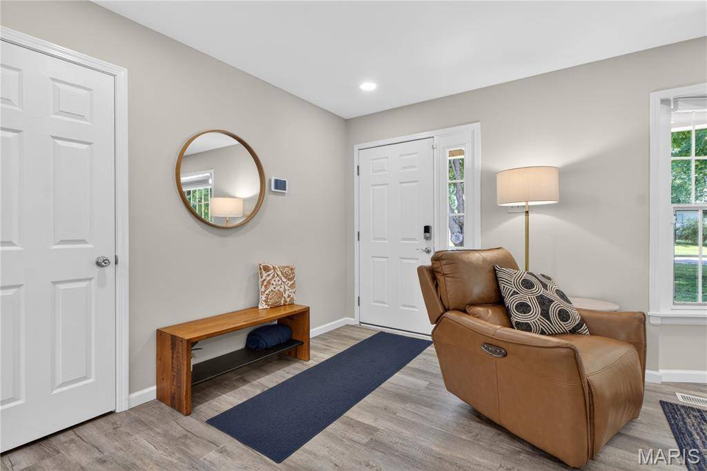 105 Lansing AVE, St Louis, MO 63043