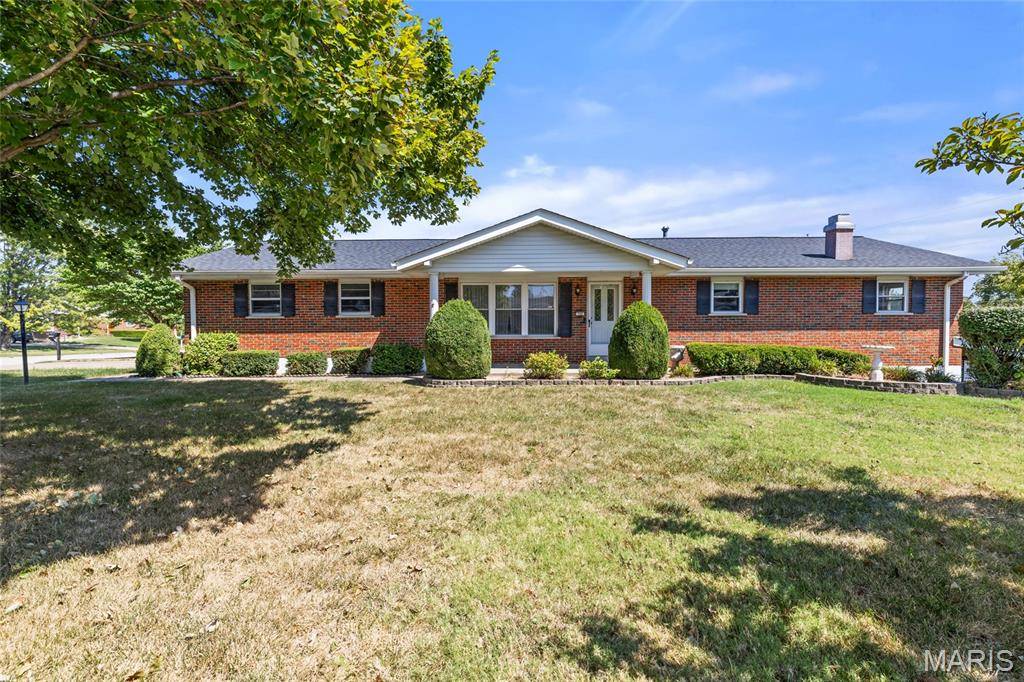732 Fir DR, St Charles, MO 63301