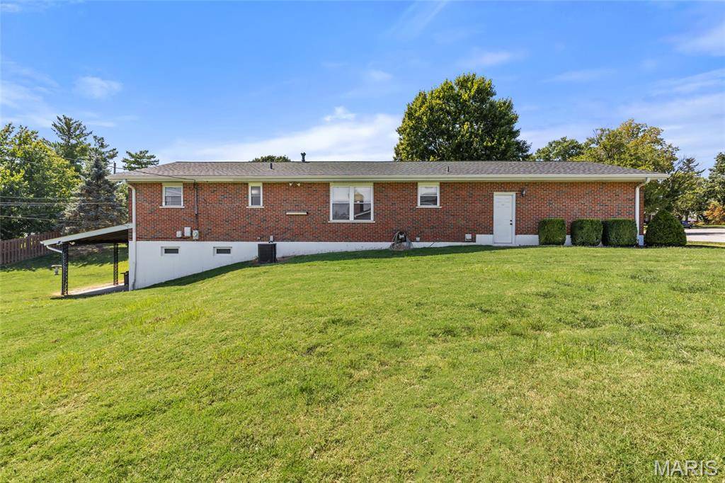 732 Fir DR, St Charles, MO 63301