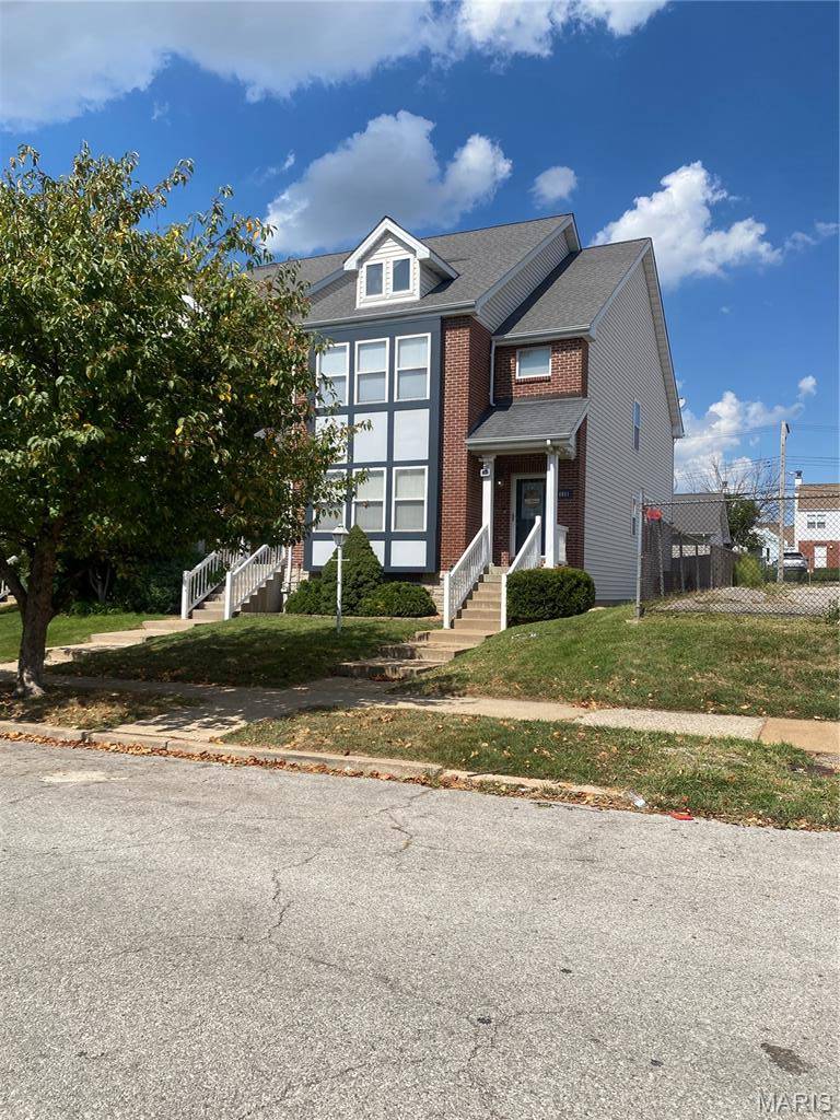 4051 McPherson AVE, St Louis, MO 63108