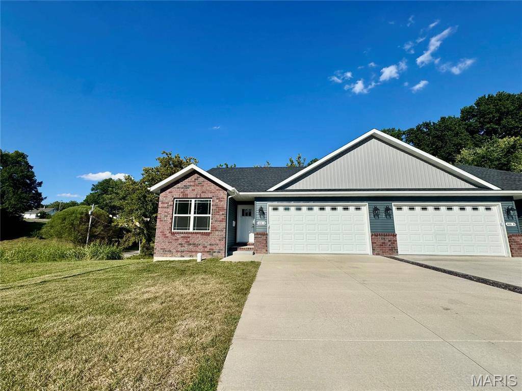 652 N Kansas ST #A, Edwardsville, IL 62025