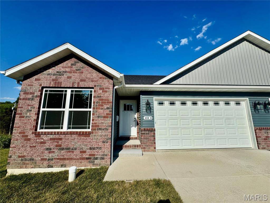 652 N Kansas ST #A, Edwardsville, IL 62025