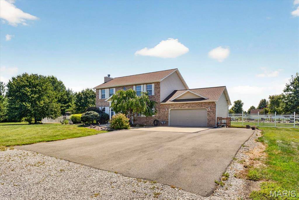 7704 Grove RD, Edwardsville, IL 62025