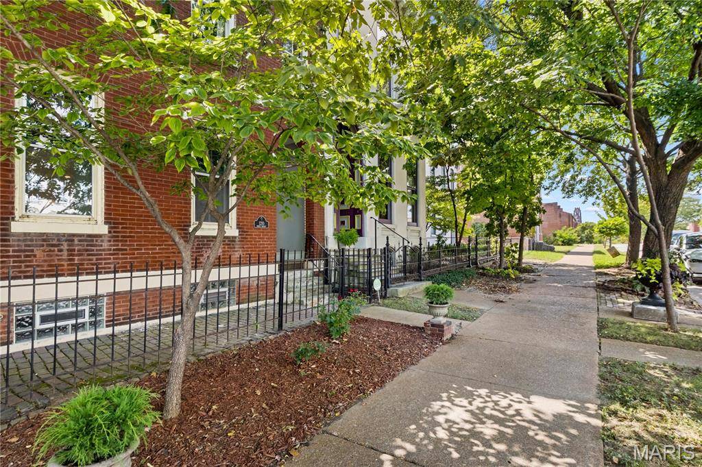 1210 N Market ST, St Louis, MO 63106