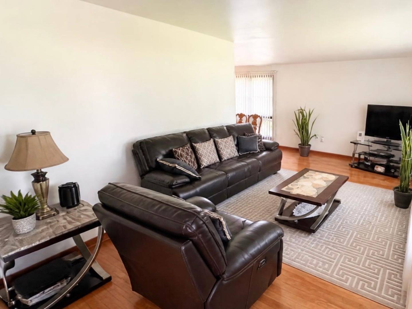 219 E 168th PL E, South Holland, IL 60473