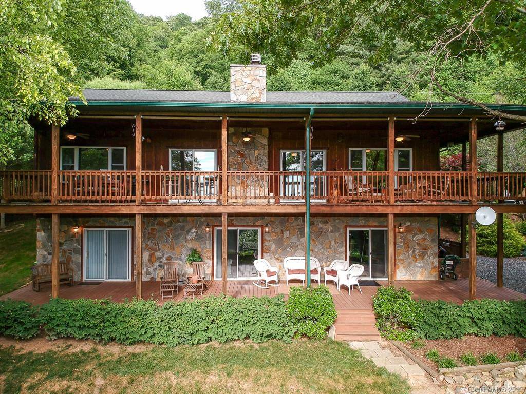 65 Hickory Nut Gap RD, Bakersville, NC 28705