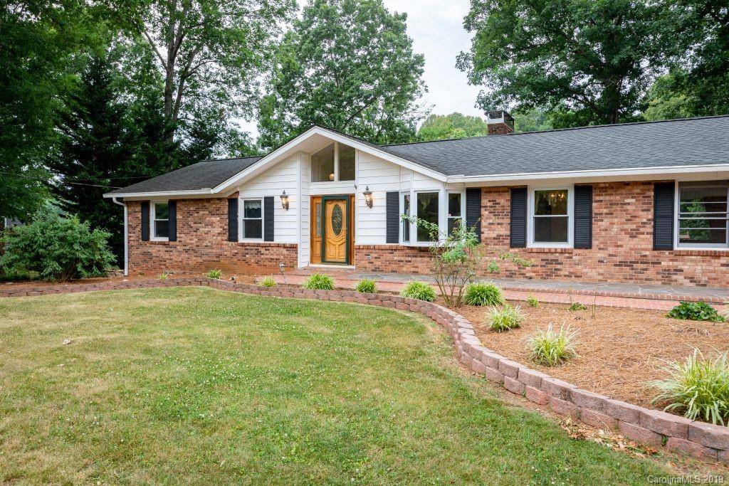 218 S Claybon DR, Advance, NC 27006