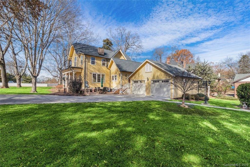 406 Davie AVE, Statesville, NC 28677