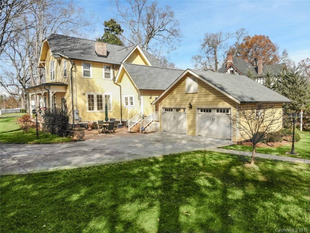 406 Davie AVE, Statesville, NC 28677