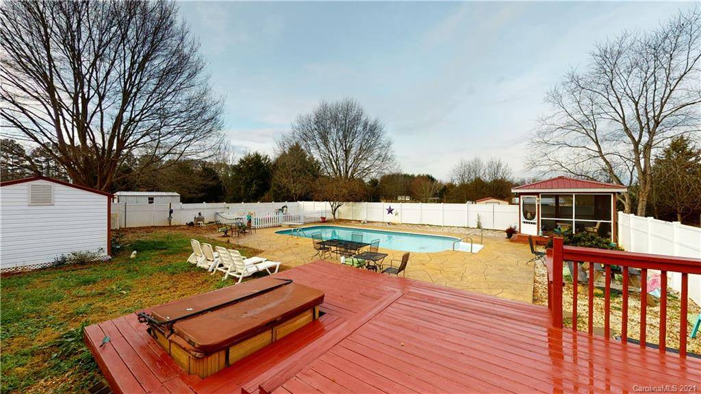 960 George Brown RD, Crouse, NC 28033