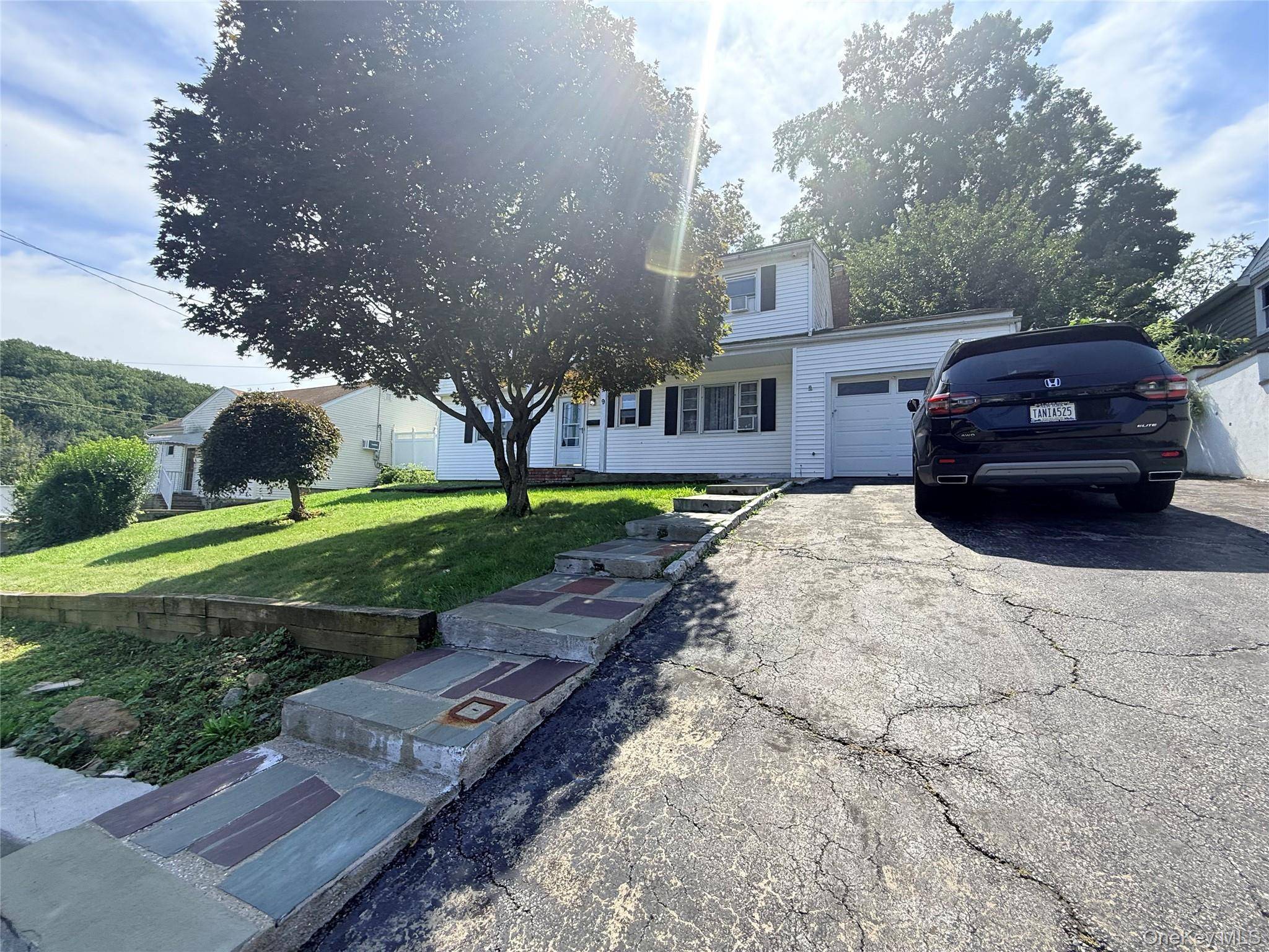 9 Valley View DR, Yonkers, NY 10710