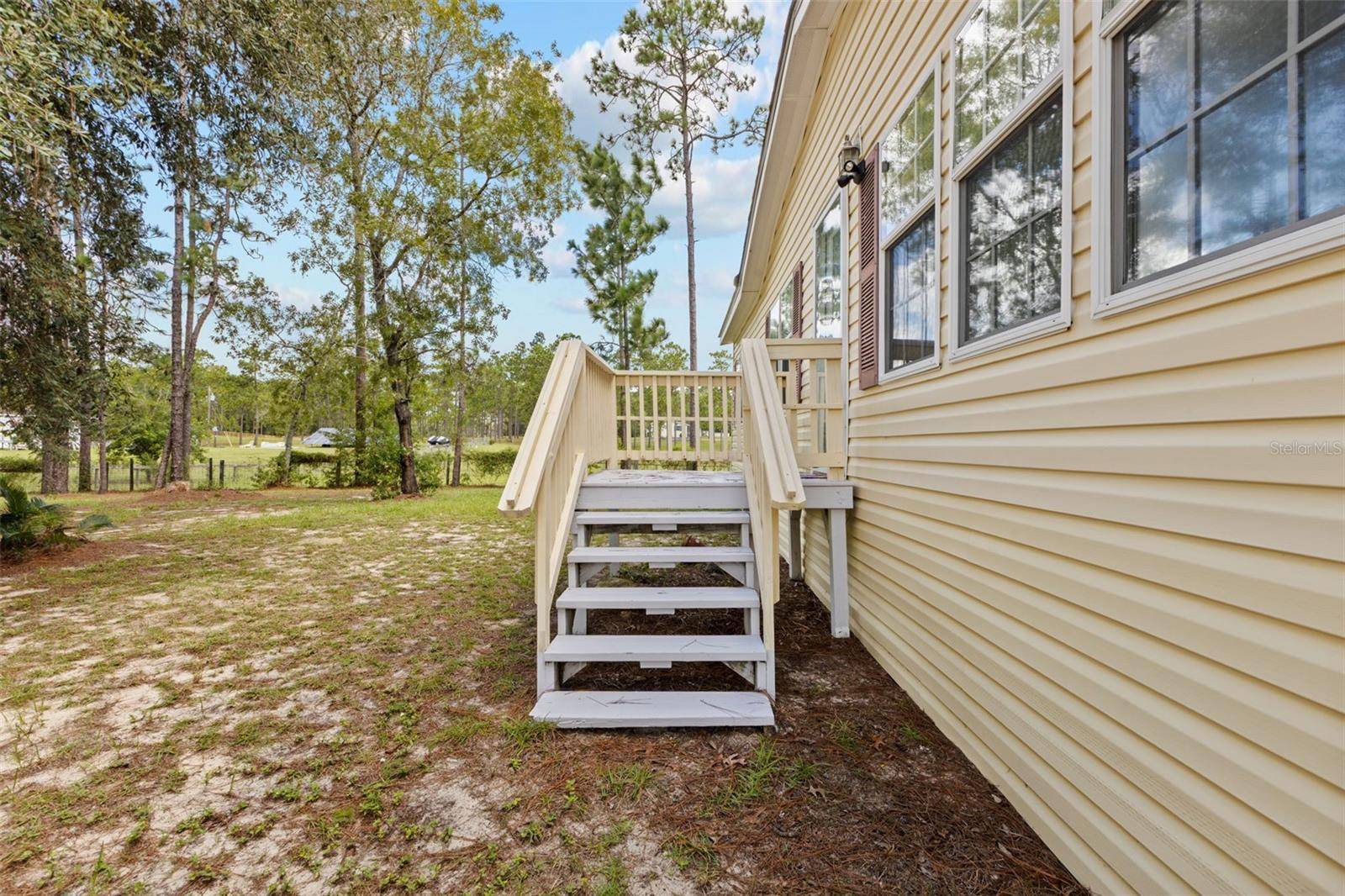 1411 SE STATE ROAD 121, Morriston, FL 32668