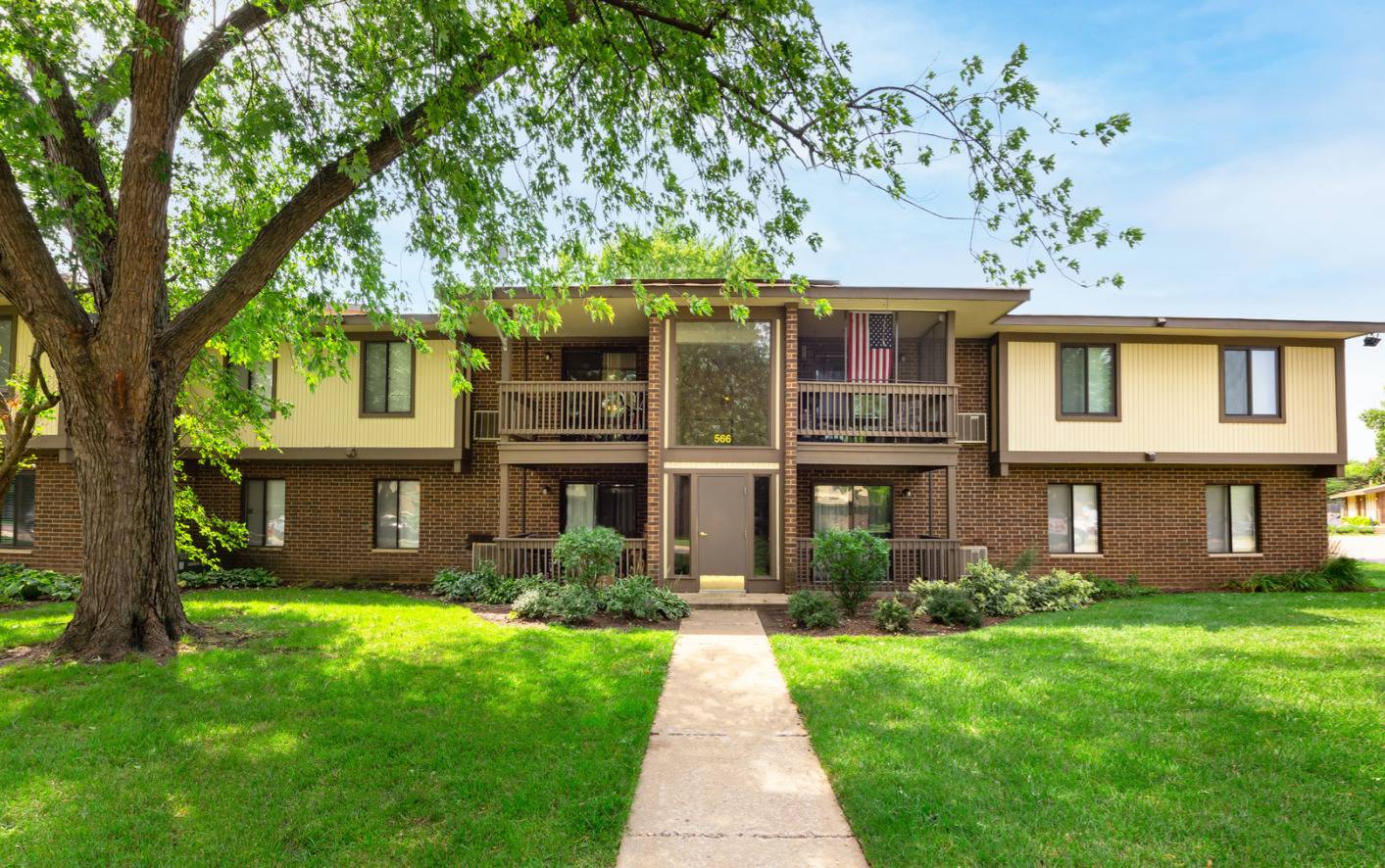 566 Somerset LN #7, Crystal Lake, IL 60014