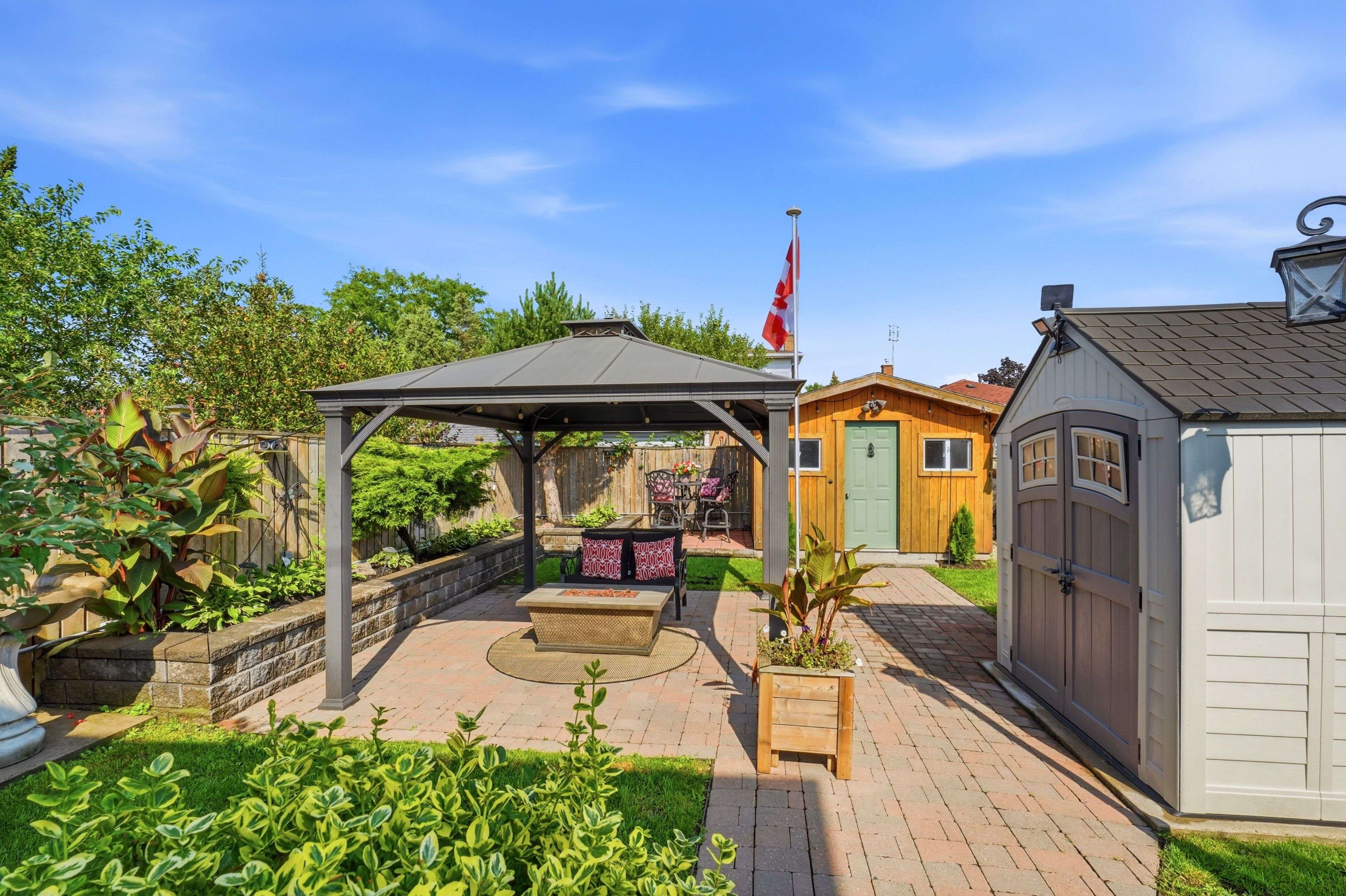 2429 Whaley DR, Mississauga, ON L5B 2B3