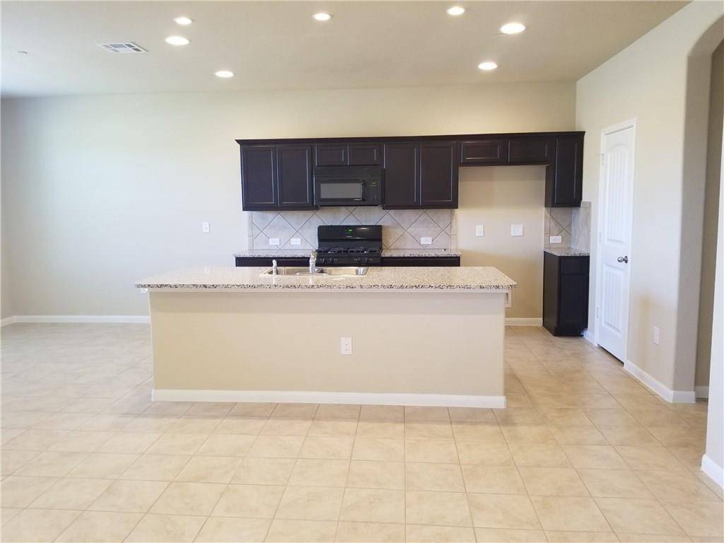 2880 Donnell DR #103, Round Rock, TX 78664