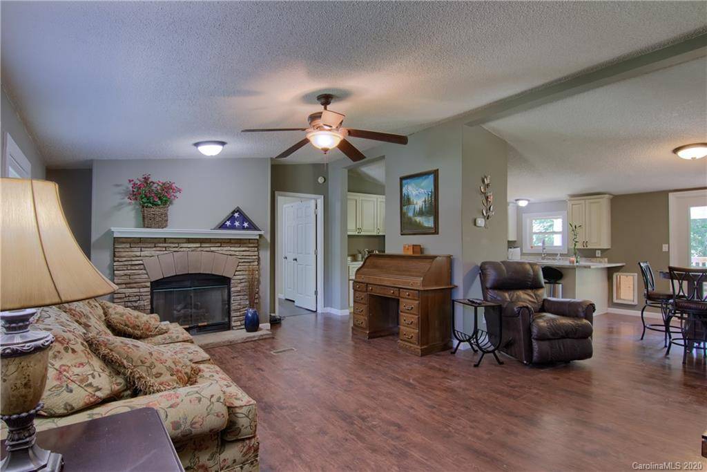 63 Double D DR, Flat Rock, NC 28731