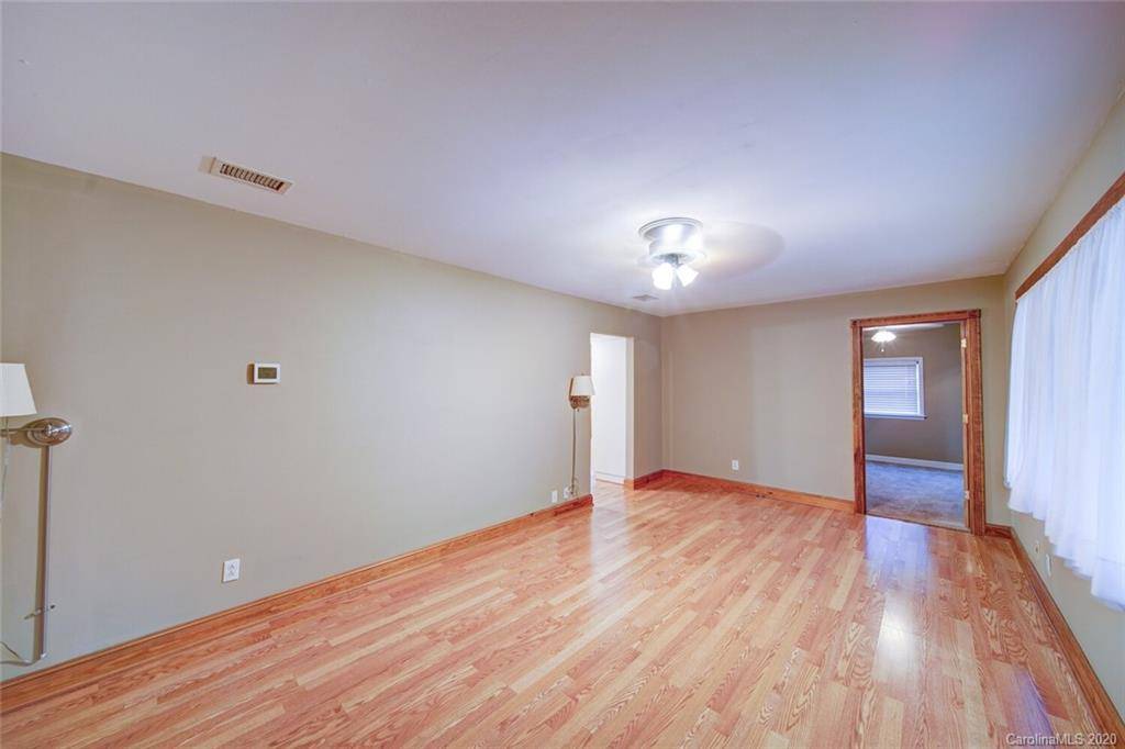 313 Willis RD, Dallas, NC 28034